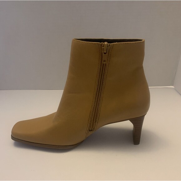 White Mountain Women's Zipper Ankle Booties Size 5 1/2 Tan - Picture 6 of 9